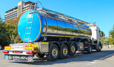 Нове відвантаження молоковозів